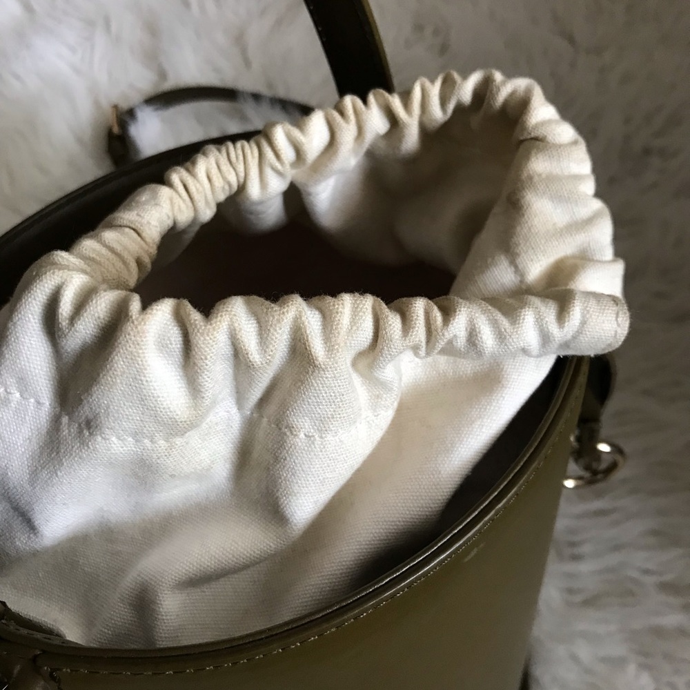 Cafune Backet Bag - Picture 7 of 8